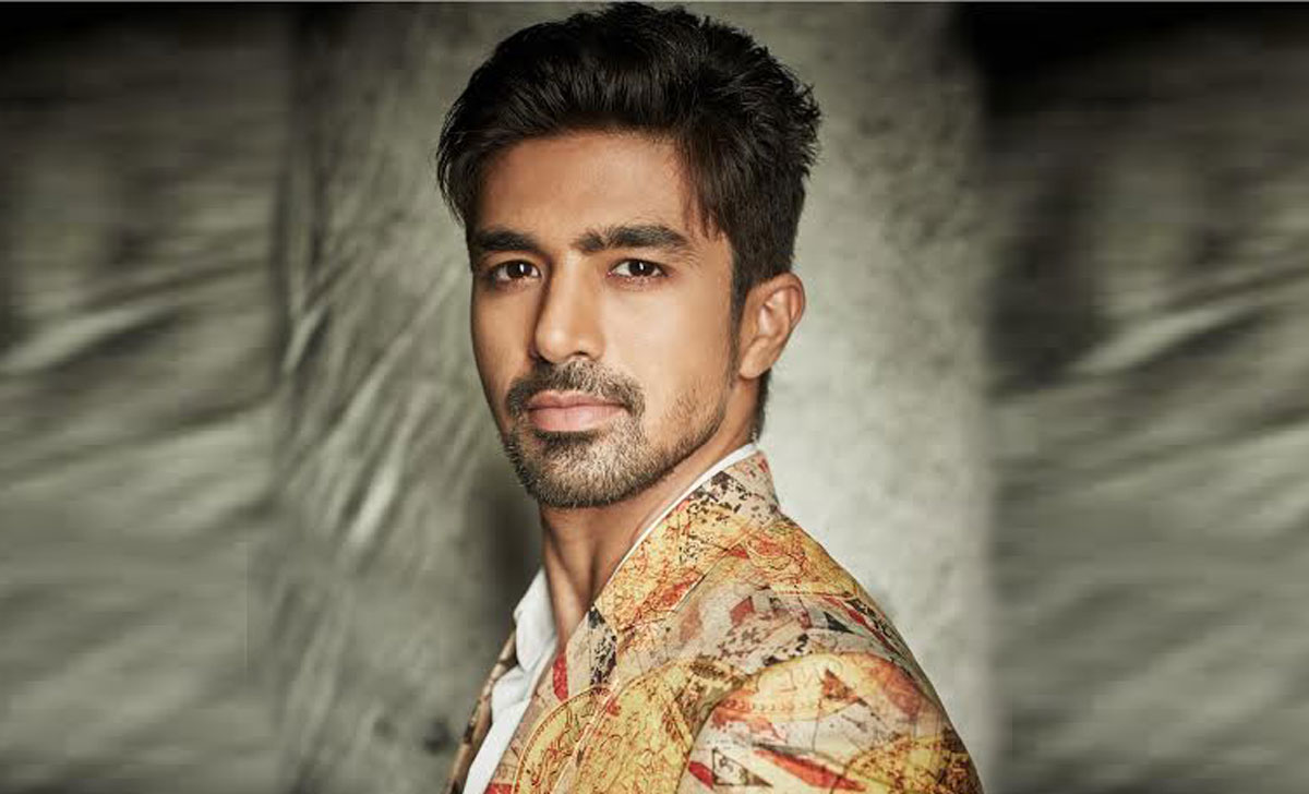 Aamad stars saqib saleem, arif zakaria, charu rohatgi, abeer pandit