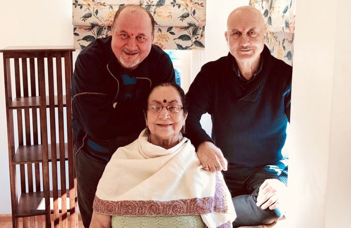 Anupam Kher Fulfills His Mother’s Wish