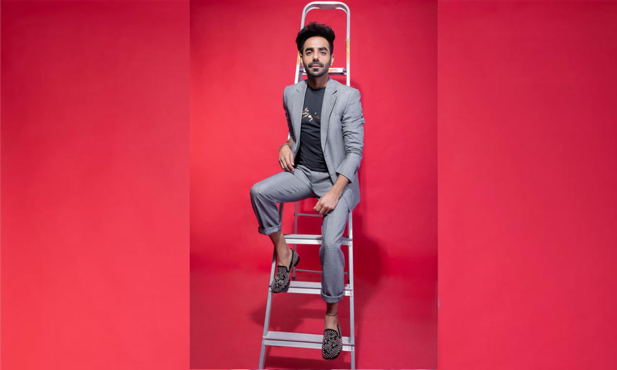 Aparshakti Khurana comes up with a fun online Antakshari