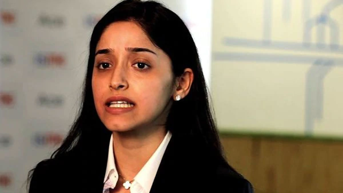 Yes Bank Crisis Roshini Kapoor Daughter Of Rana Kapoor Stopped At Mumbai Airport Before She Could Fly To London