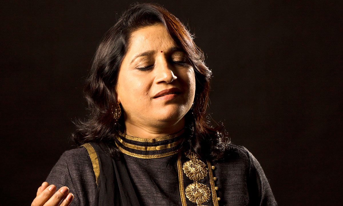 Singer & Composer Kavita Seth gives Kavi Narayan Agrawal’s poem “Re Mann Dheeraj Aaj Dharo Na” a musical touch