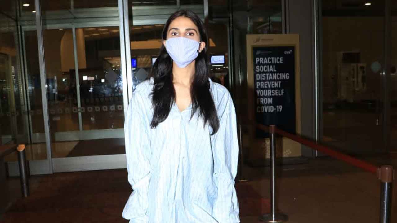 Vaani Kapoor left for Scotland to join the shoot of ‘Bellbottom’