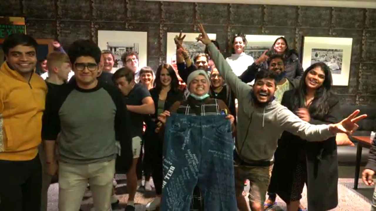 Akshay Kumar’s birthday gift, a pair of dark blue Bell Bottoms, signed by the entire unit