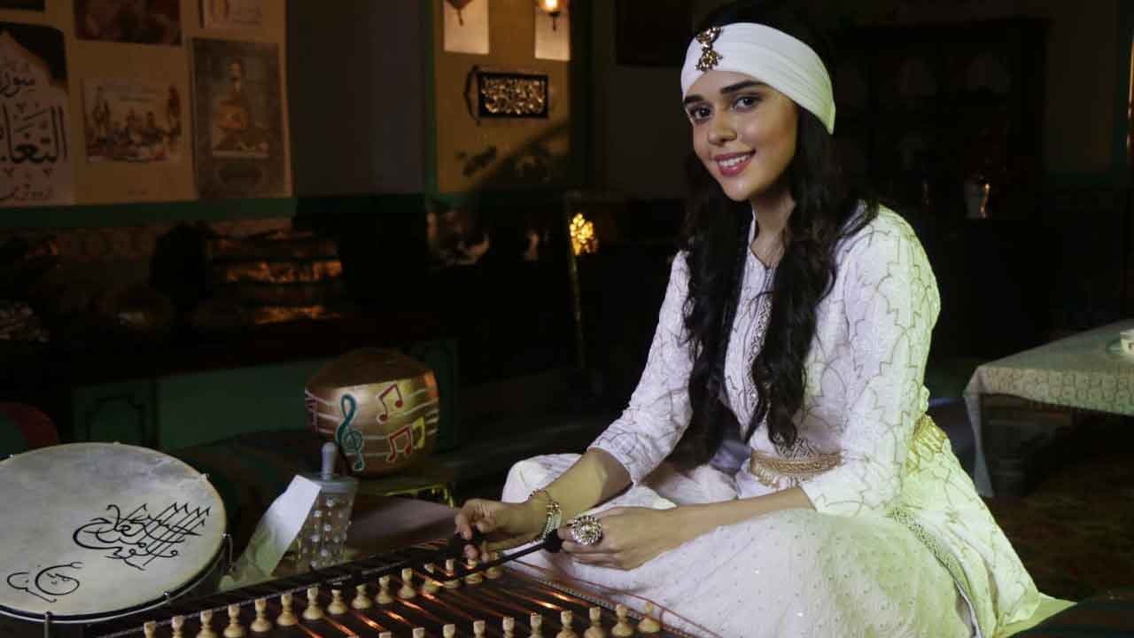 Eisha Singh learns to play the Santoor to perfect her character in ‘Ishq Subhan Allah’