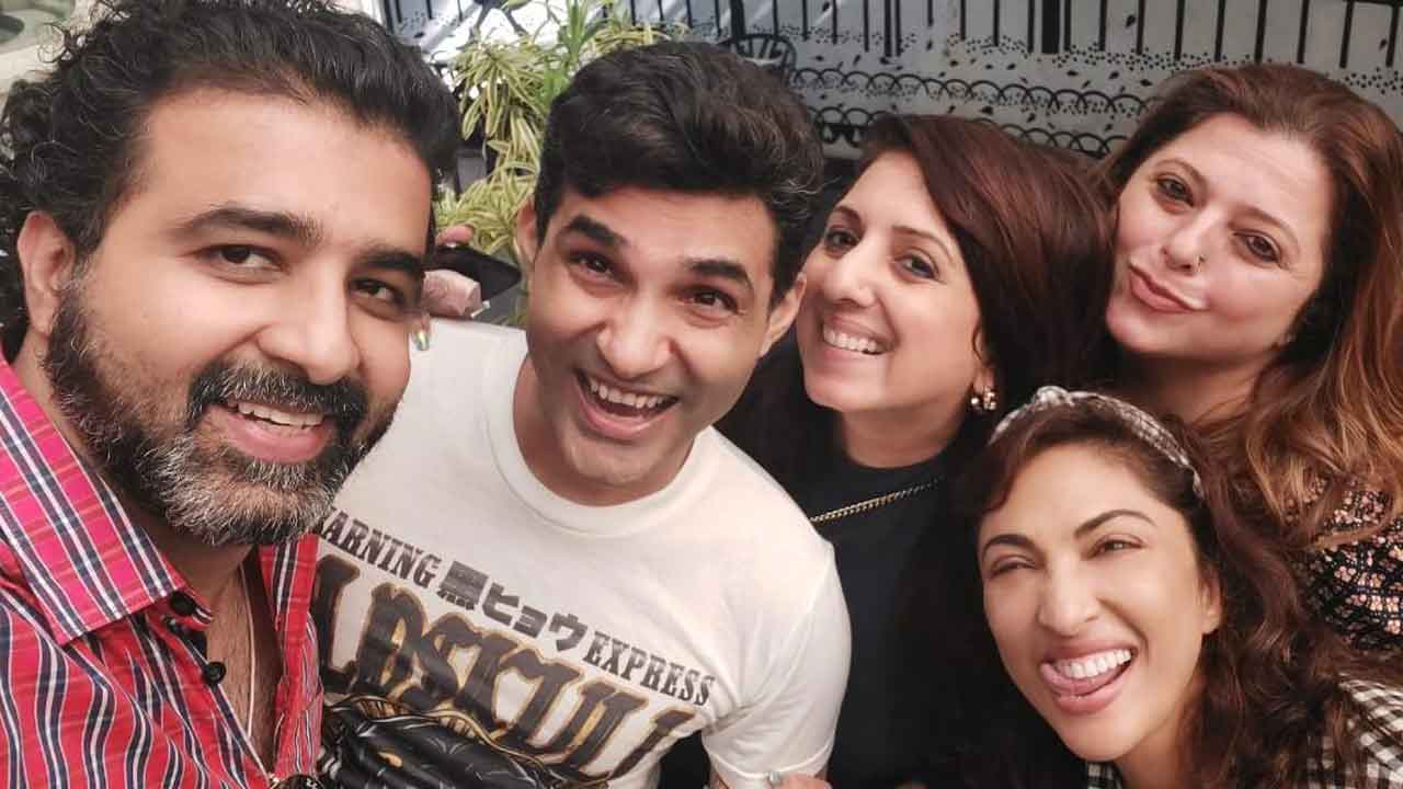 After six months, Delnaaz Irani meets friends, calls it a stress buster