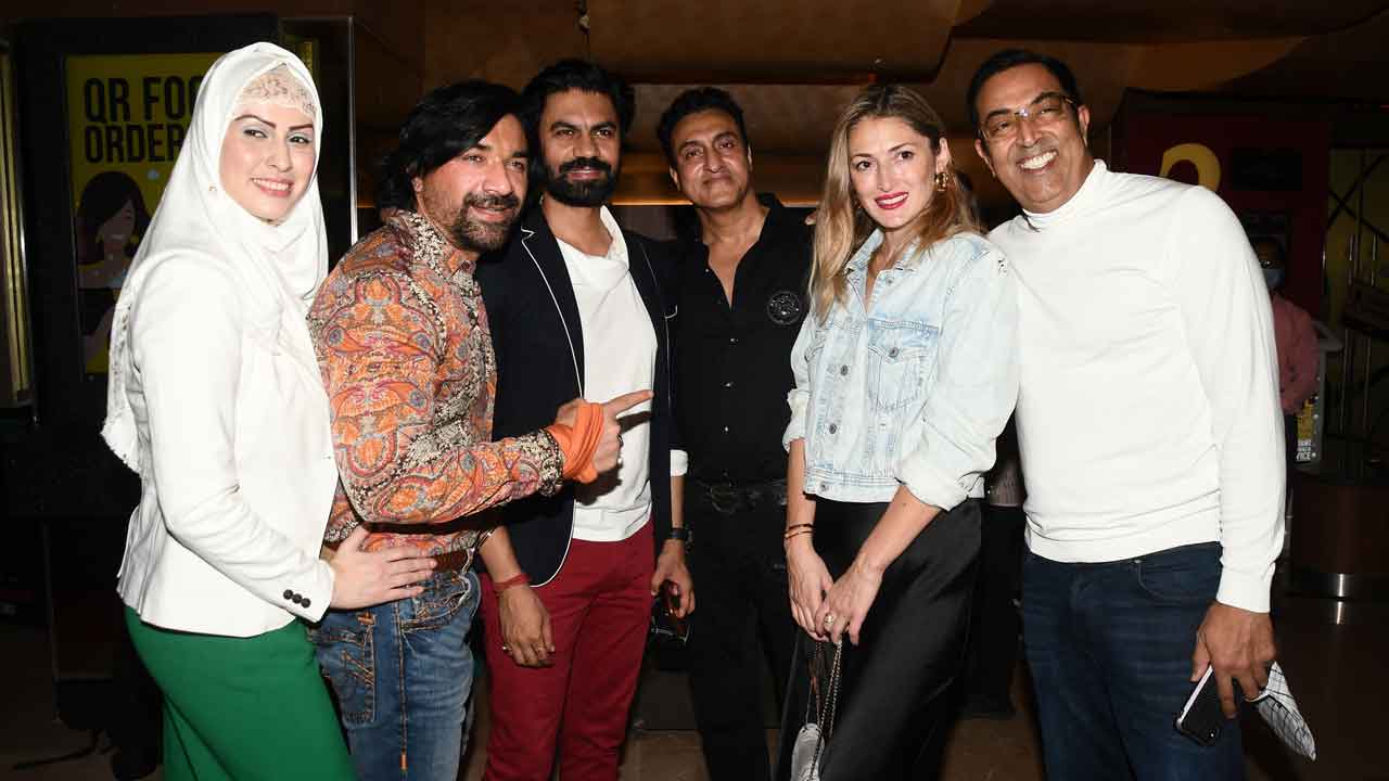 013.-Ajaz-Khan,-Gaurav-Chopra,-Mohomed-Morani,-Vindu-Dara-Singh-during-the-premier-of-the-film-SAYONEE-DSC_5917