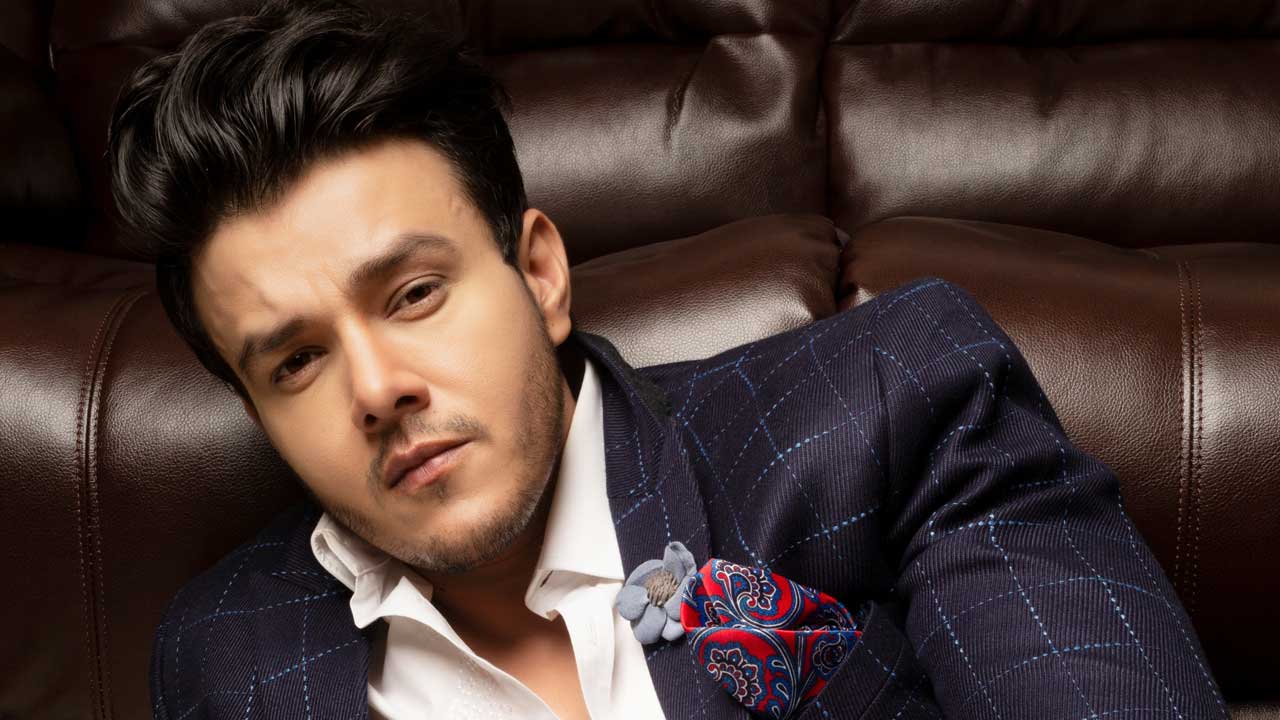 Mediums have never really made much of a difference to actor Aniruddh Dave