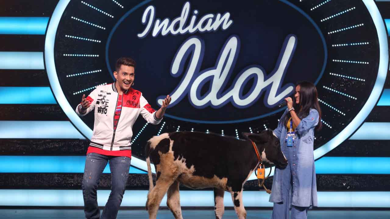 Animal lover Aditya Narayan shares stage of Indian Idol 2020 with a Cow