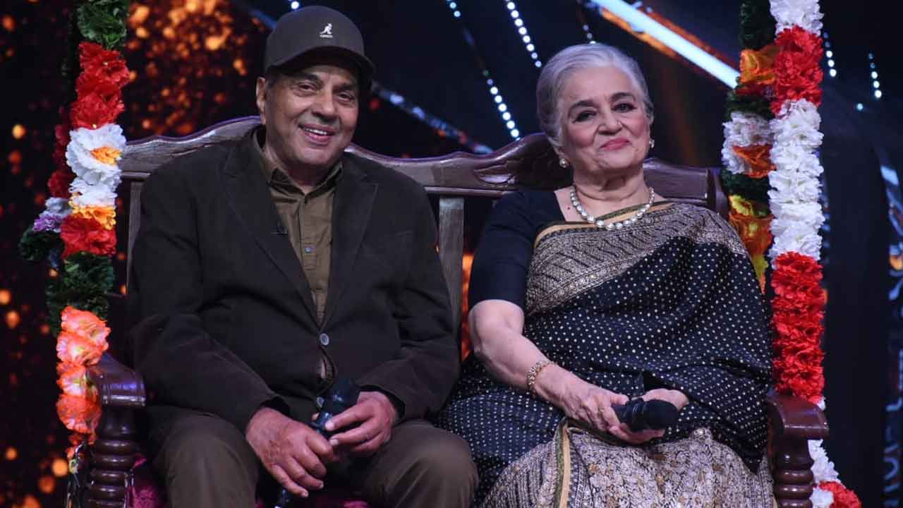 Dharmendra and Asha Parekh go down memory lane on the sets of Indian Idol Season 2020!