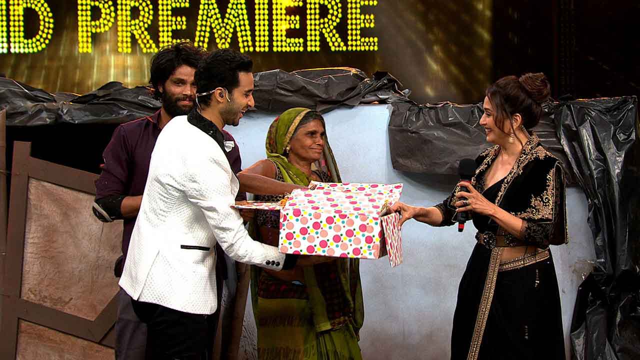 Madhuri Dixit gifts sarees to Dance Deewane contestant Uday Singh’s mother!