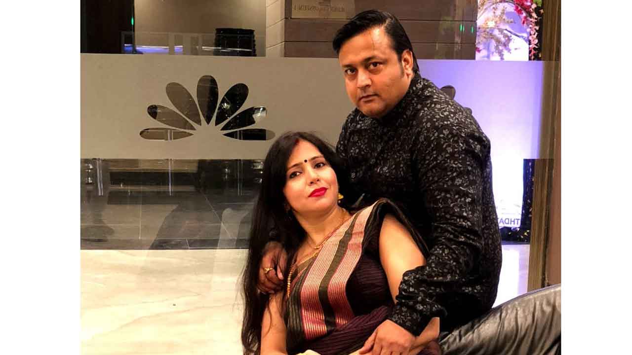 Producer Amit Mishra and Sudha Mishra celebrate 11th wedding anniversary!