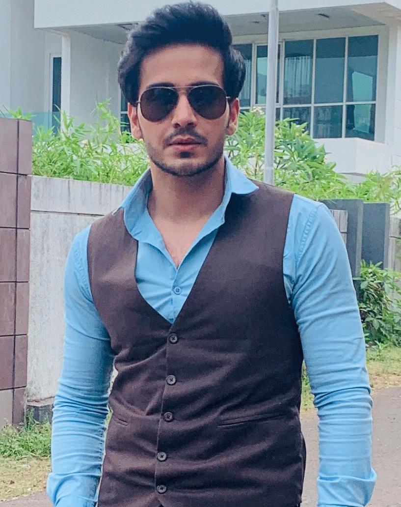 Fans are swooning over Param Singh’s look on the show, ‘Ishk Par Zor Nahi’!