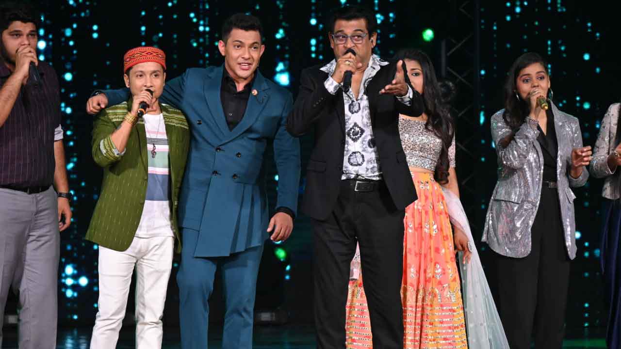 For ‘Kishor Kumar 100’ songs special episode, Amit Kumar visits II12 stage!