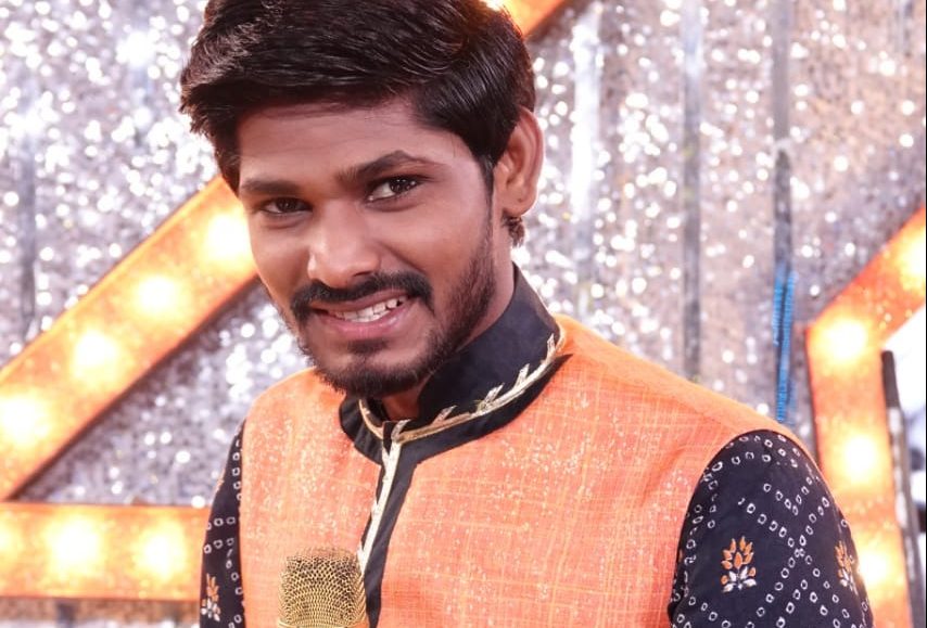 Udit Narayan is mighty impressed with II12 contestant Sawai Bhat’s performance!