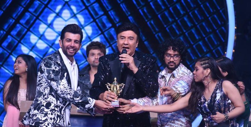 ‘#IdolKiAntakshari’ during the #GreatestFinaleEver on #Sony’s Indian Idol 12!