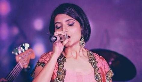 Singer Esha Gaur says, ‘Singing for me is worshiping and meditating’!