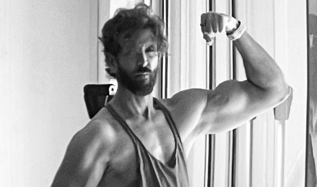 On the auspicious occasion of Dusshera, Hrithik Roshan starts shooting for ‘Vikram Vedha’!