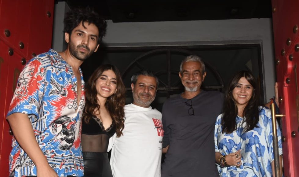 It’s a wrap up for ‘Freddy’, Producer #EktaKapoor and #JayShewakramani throw a party!