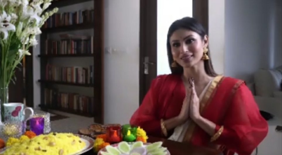 Mouni Roy celebrates Durgo Pujo preparing a special Pulao made with India Gate Foods, for her mother!