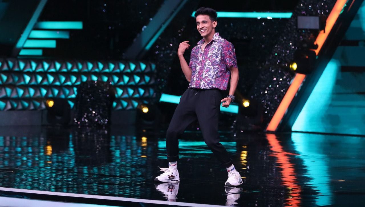 Mumbai boy Aakash Tambedkar dazzles the judges of IBD S2 with his open style choreography!