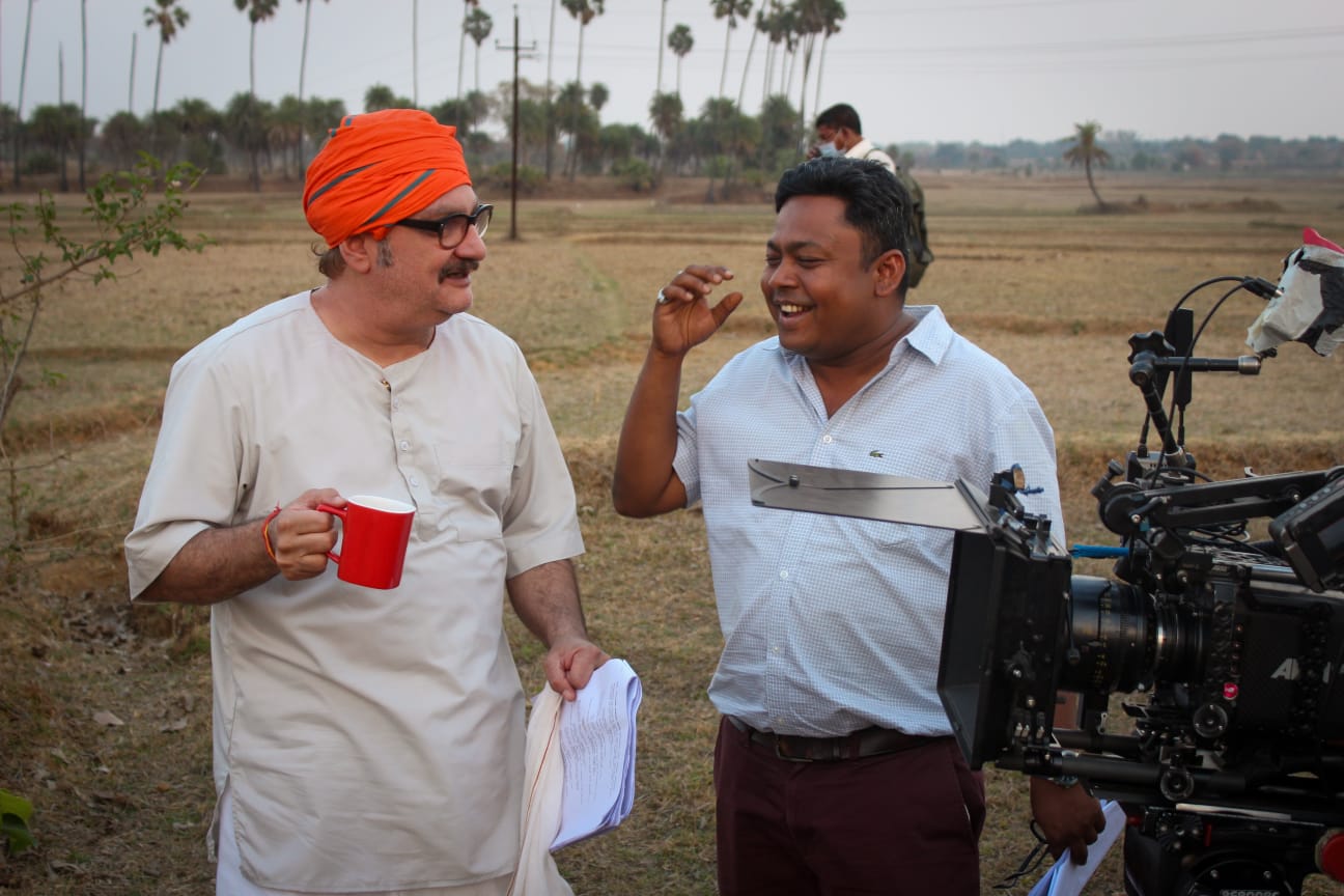 Vinay Pathak says, “I’ve been fortunate enough to be a part of Shiladitya’s first directorial venture, ‘Bhagwan Bharose'”!
