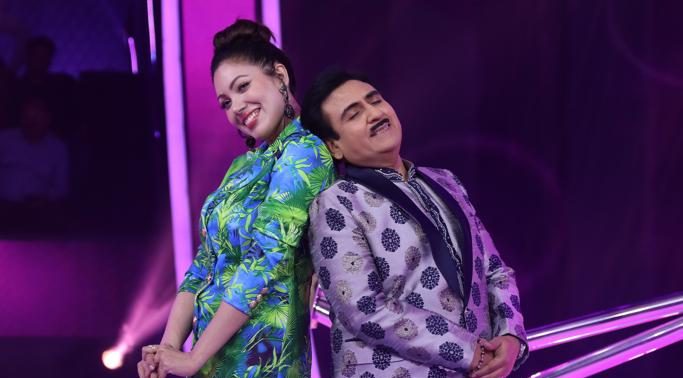 TMKOC’s Jethalal and Babita dance together on ‘Kabhi Kabhi Mere Dil Mein’!