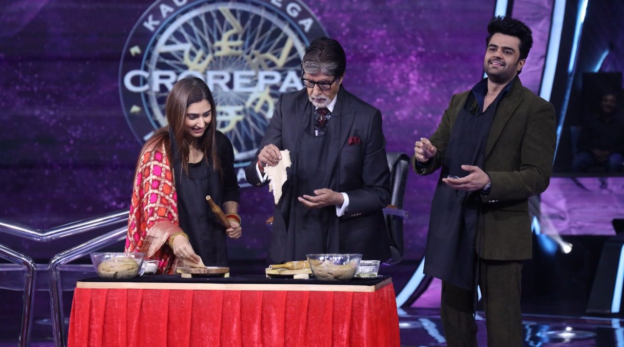 Watch Mr Amitabh Bachchan making rotis on KBC13!