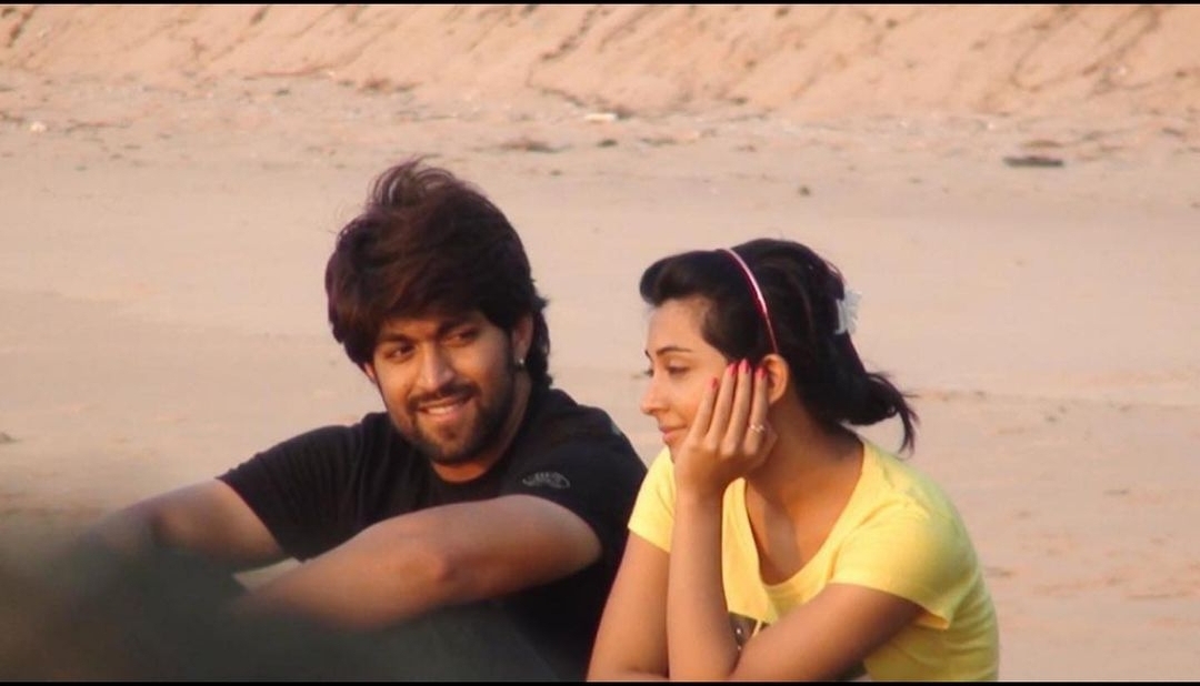 Superstar Yash pens a beautiful note for wife on their anniversary!