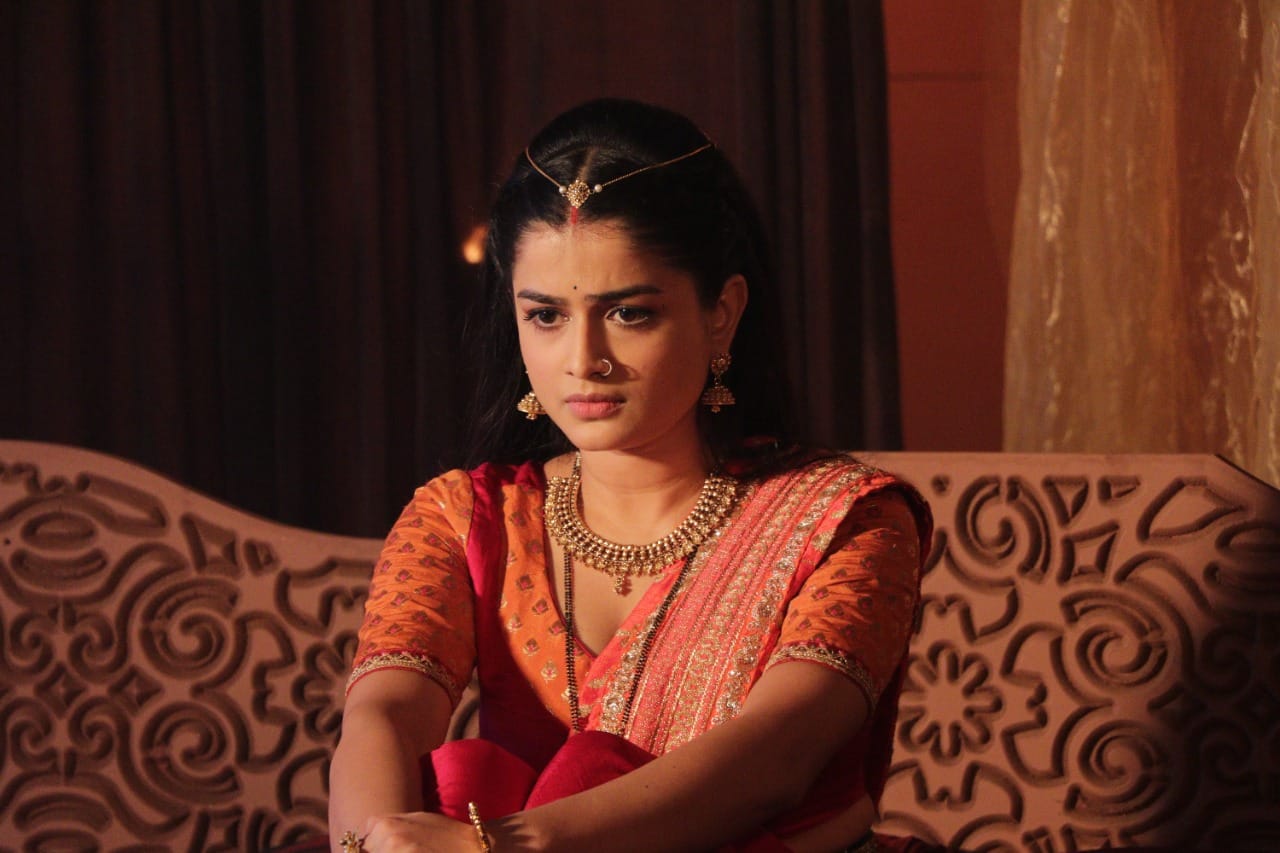 In ‘Vidrohi’, Baxi is worried about Kalyani as her fever is not going down!