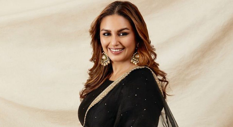 Huma Qureshi is all set to treat her fans with 3 releases in just a month!