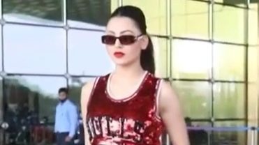 Urvashi Rautela exudes hotness in the red and black combo!