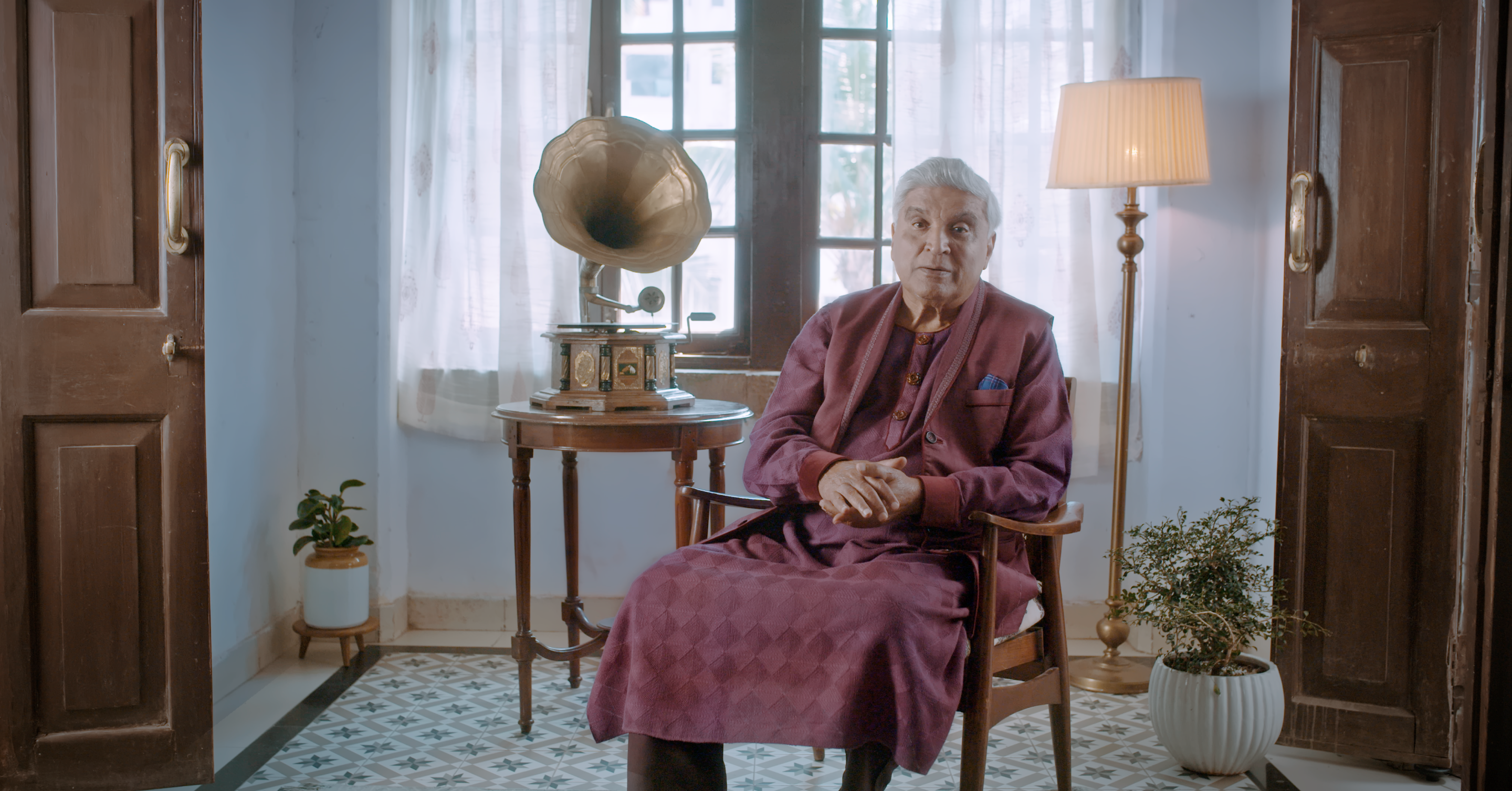 On completion of a successful first year, Javed Akhtar pens a few special lines for ‘Wagle Ki Duniya’!