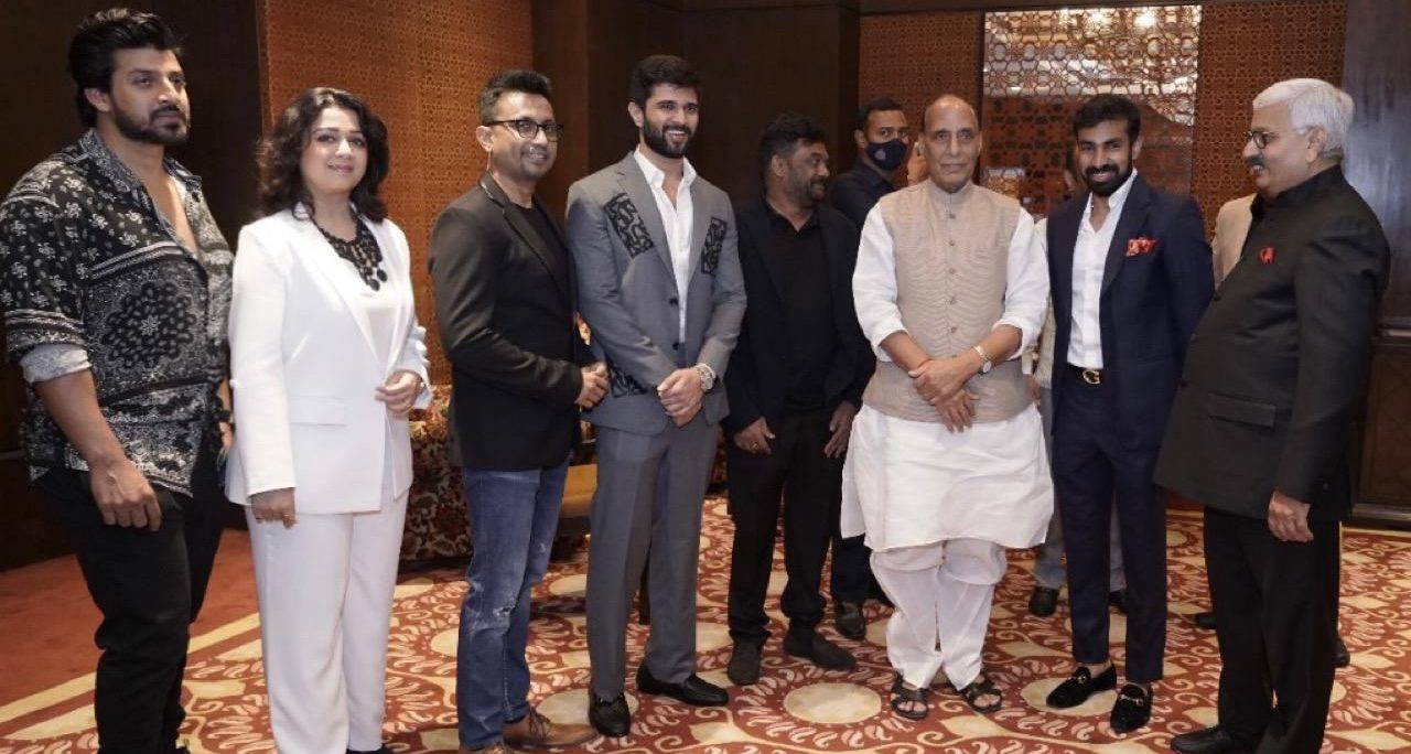 Vijay Deverakonda, Puri Jagannadh alongwith team JGM meets Shri Rajnath Singh ji!