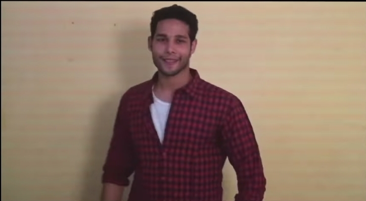 Siddhant Chaturvedi calls his fans his team and says, “Ye Mera Jhund hai! Meet my Gang 👊”