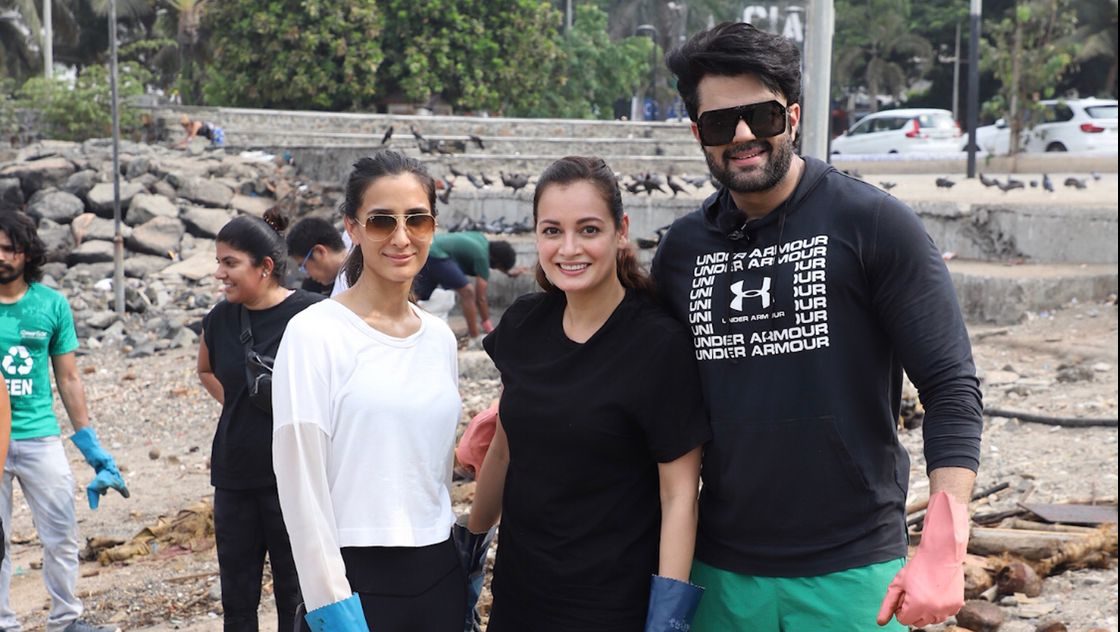 On Earth Day beach clean up drive by Pragya Kapoor, Dia Mirza, and Manish Paul!