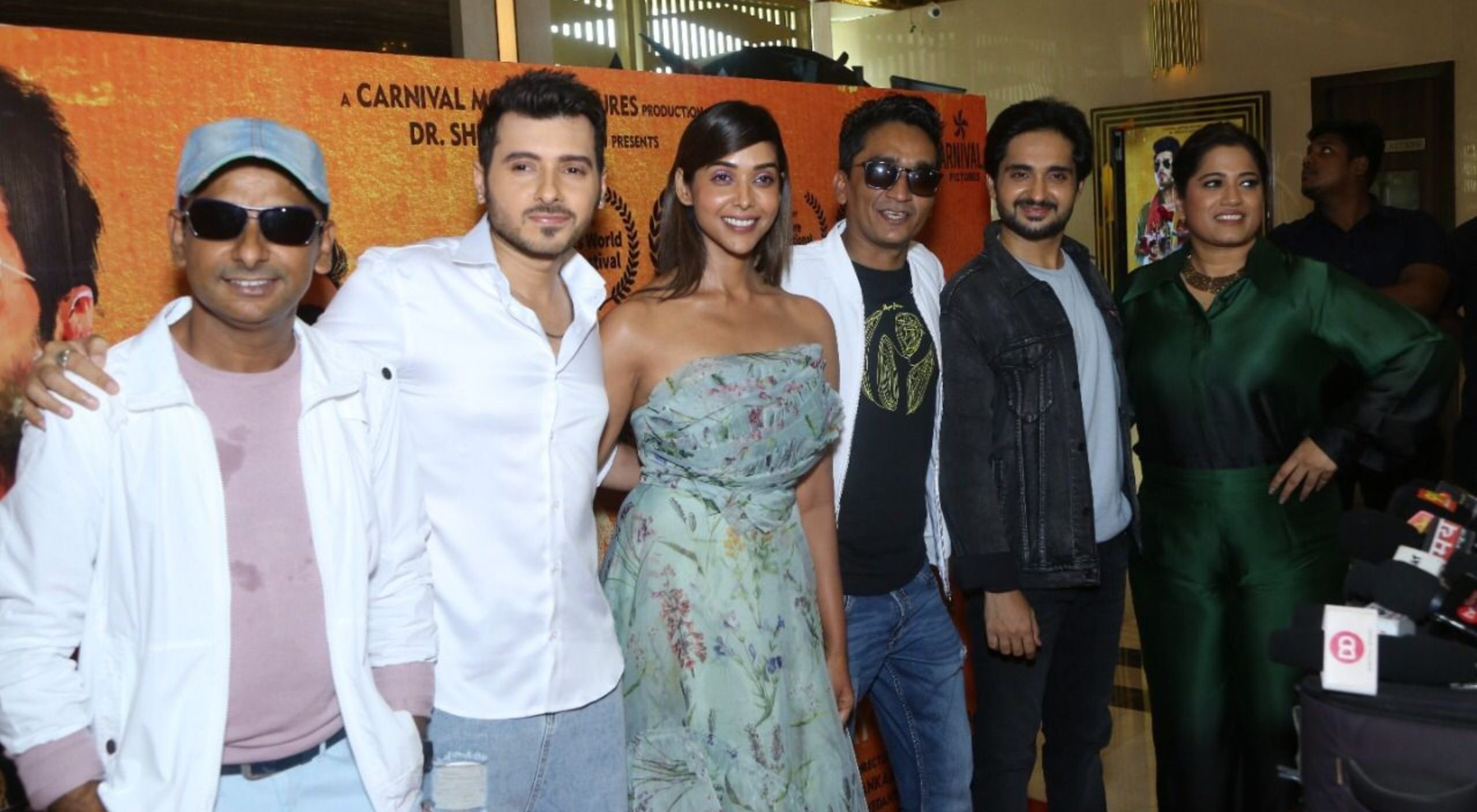 Celebrities throng the special screening of ‘Mere Desh Ki Dharti’!