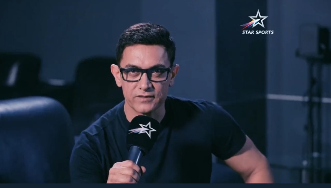 Aamir Khan decides to go ahead and test his interviewing skills resulting in a hilarious situation!