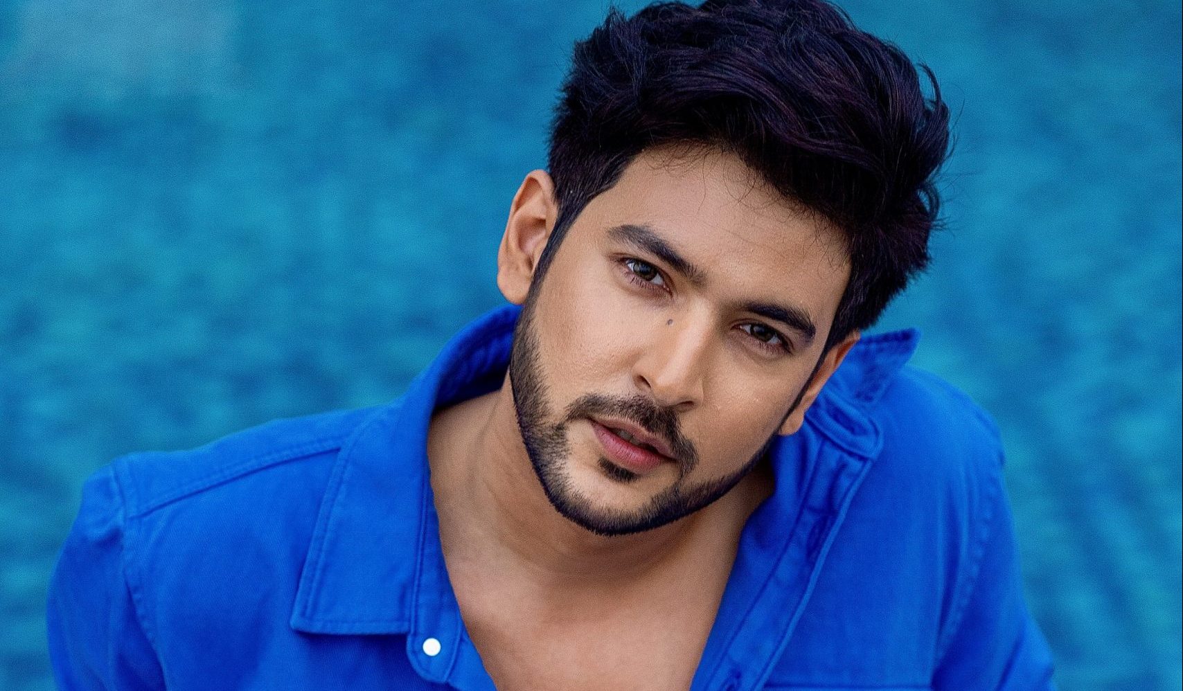 After wrapping up shoot of ‘Goodbye’, Shivin Narang says, “Thank you Vikas Bahl and Mukesh Chhabra for believing in me”!