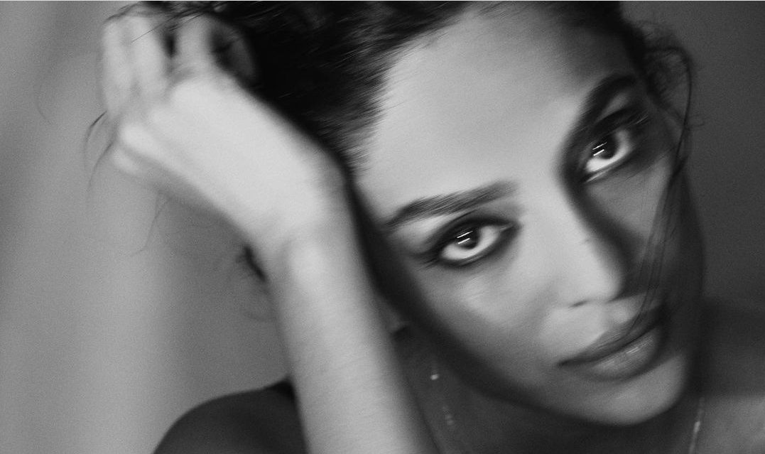 Sobhita Dhulipala never leaves a chance to bring the charm of her hotness, even in monochrome pictures!