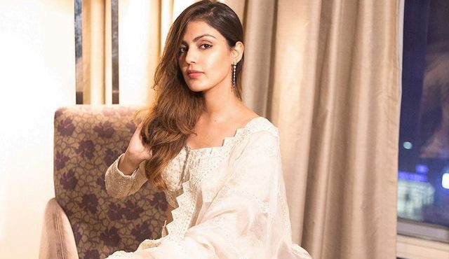 Rhea Chakraborty gives major fashion goals in ethnic white wear!