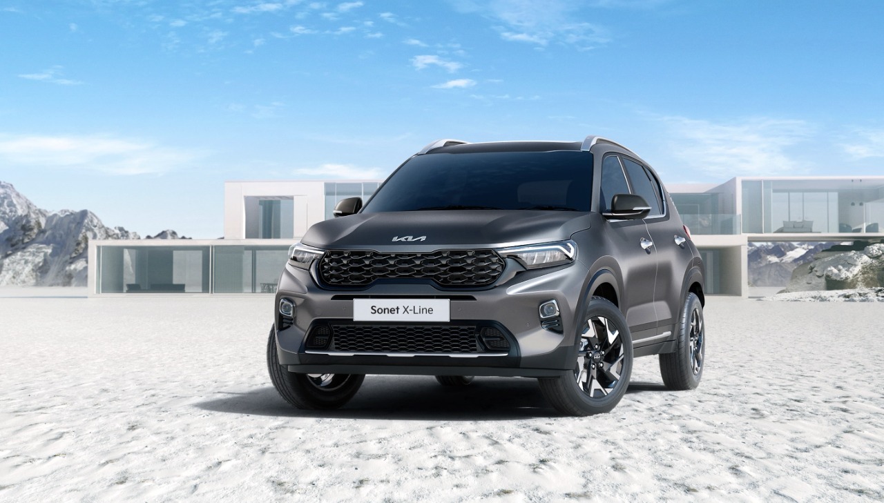 Kia India introduces Sonet X-Line at a starting price of INR 13,39,000!