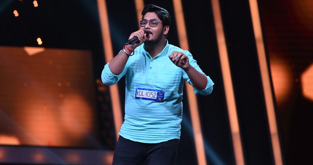 Indian Idol 13 judges give a sweet surprise to the contestant Shagun Pathak!