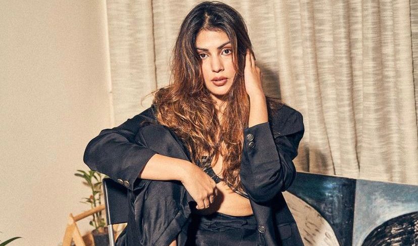 Rhea Chakraborty shares her vibes of optimism and positivity with her famous #rhenew!