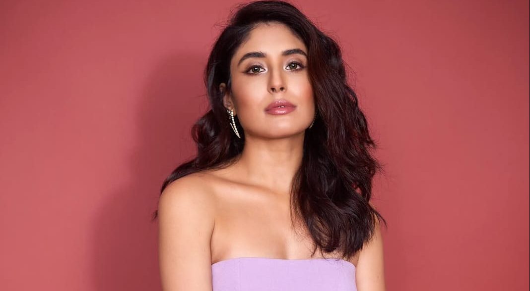 Netflix show ‘For Your Eyes Only’ to feature Kritika Kamra and Pratik Gandhi!