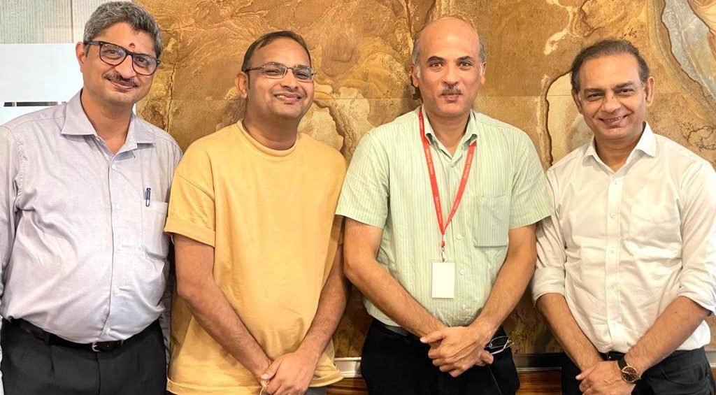 Motilal Oswal and Mahaveer Jain felicitate Rajshri family and Sooraj Barjatya ahead of their upcoming film ‘Uunchai’!