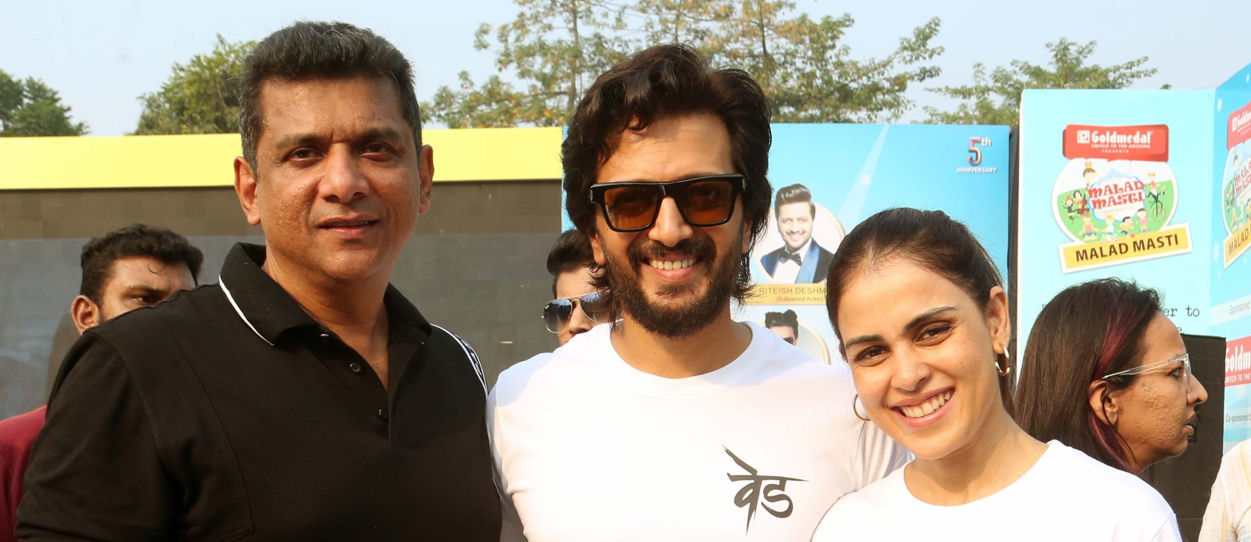 Celebrities including Riteish and Genelia Deshmukh, Varun Sharma, Ganesh Acharya throng  MLA  Aslam Shaikh’s “Malad Masti”!