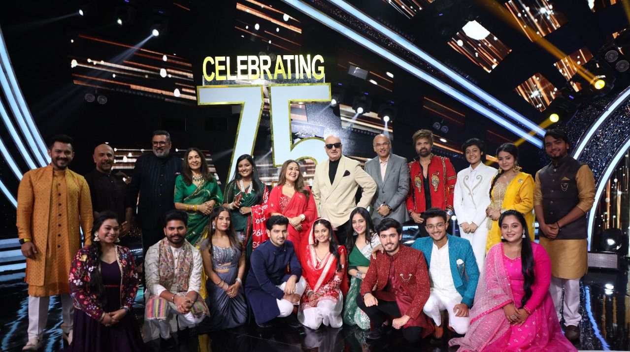 Watch Indian Idol S13, get to know why did Sooraj Barjatya  scold Kareena Kapoor Khan and Abhishek Bachchan?