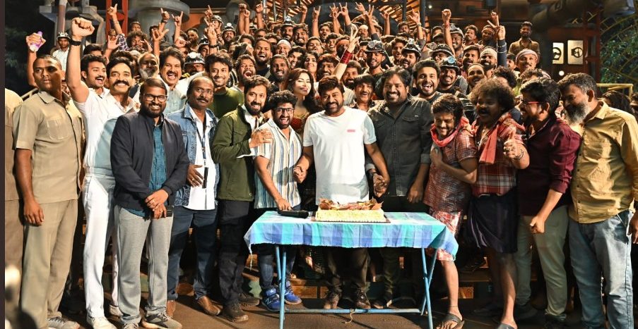 Urvashi Rautela and Chiranjeevi celebrate Meher Ramesh’s birthday on Waltair Veerayya sets!