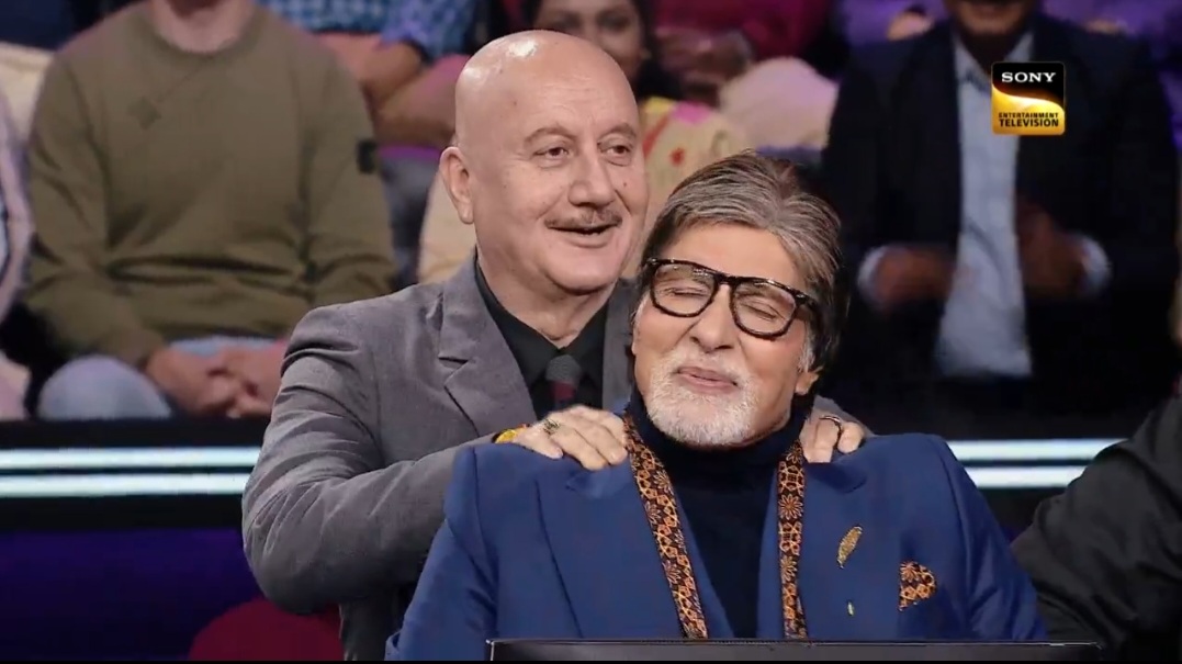 Anupam Kher, Neena Gupta and Boman Irani promote Uunchai with co-star Amitabh Bachchan in KBC 14!