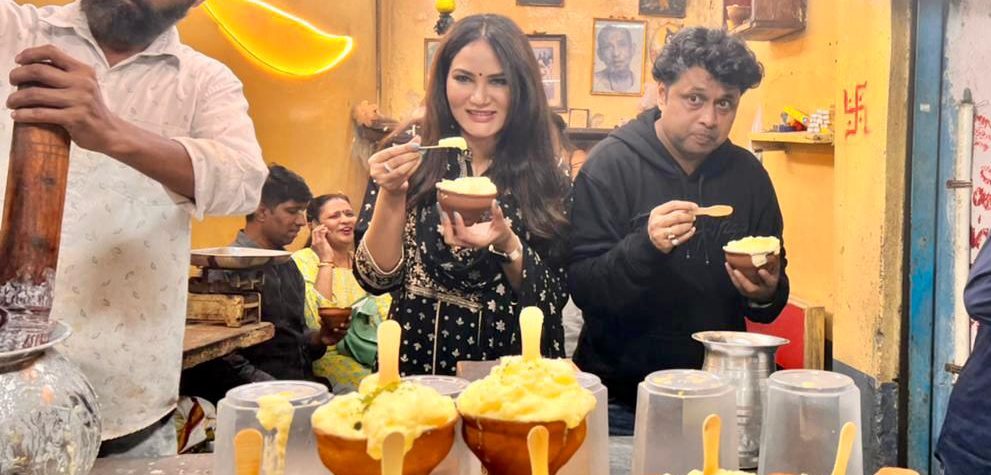 Happu Ki Ultan Paltan’s Yogesh Tripathi and Kamna Pathak bond over food!